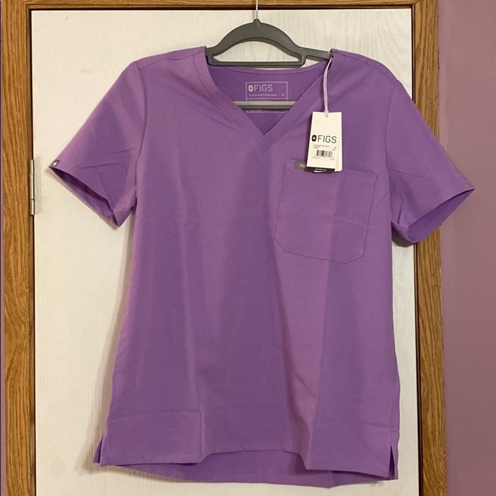 Figs scrub top